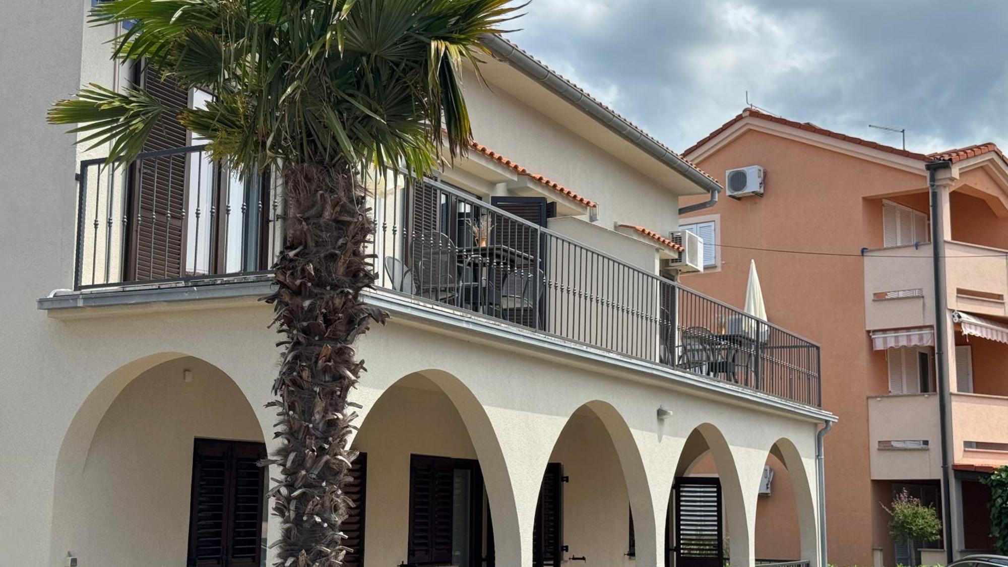 Apartments Ein Haus In Der Sonne Малинска Экстерьер фото