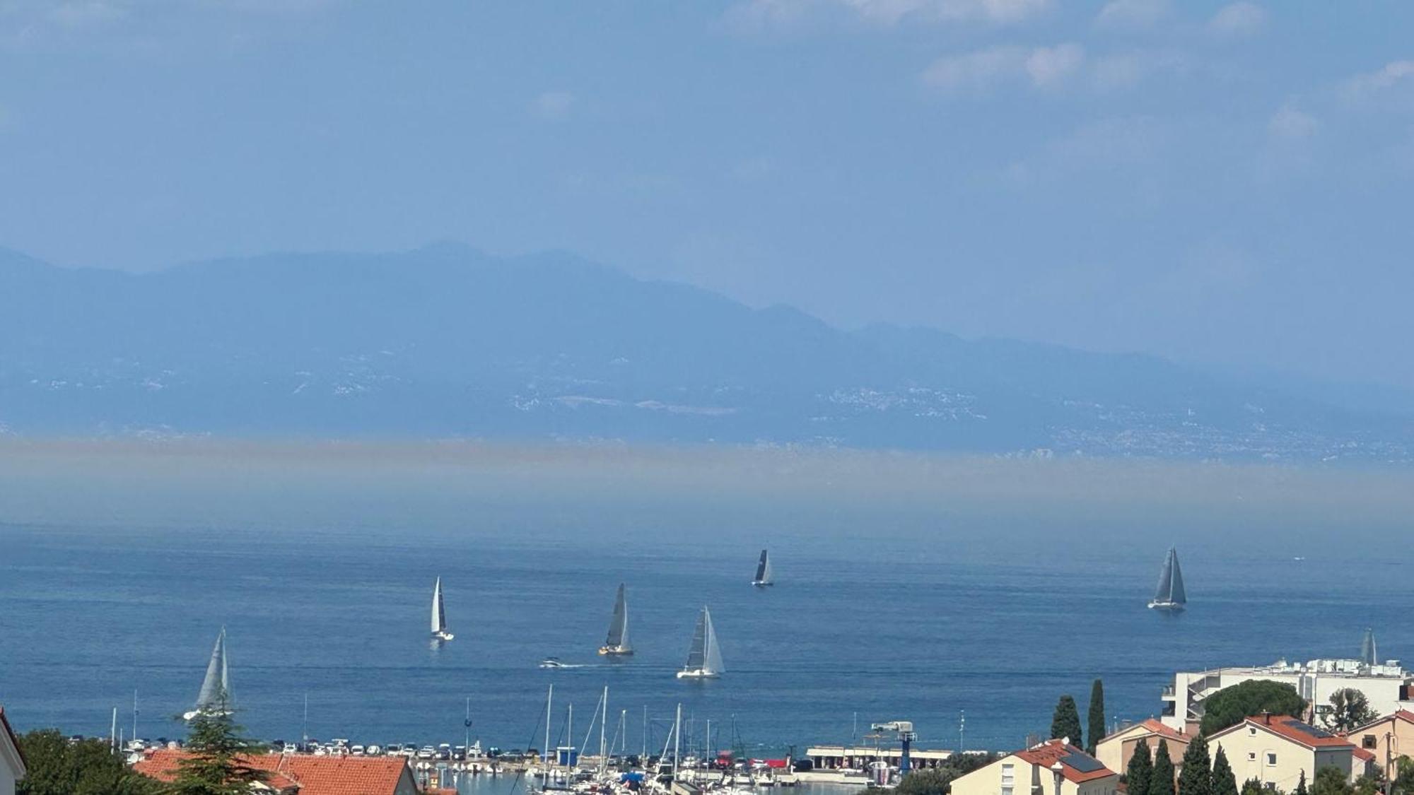 Apartments Ein Haus In Der Sonne Малинска Номер фото
